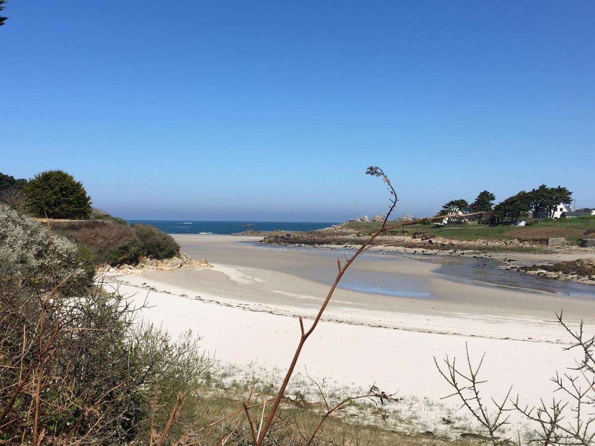 Les Gites Aux Volets Roses Landunvez Bagian luar foto