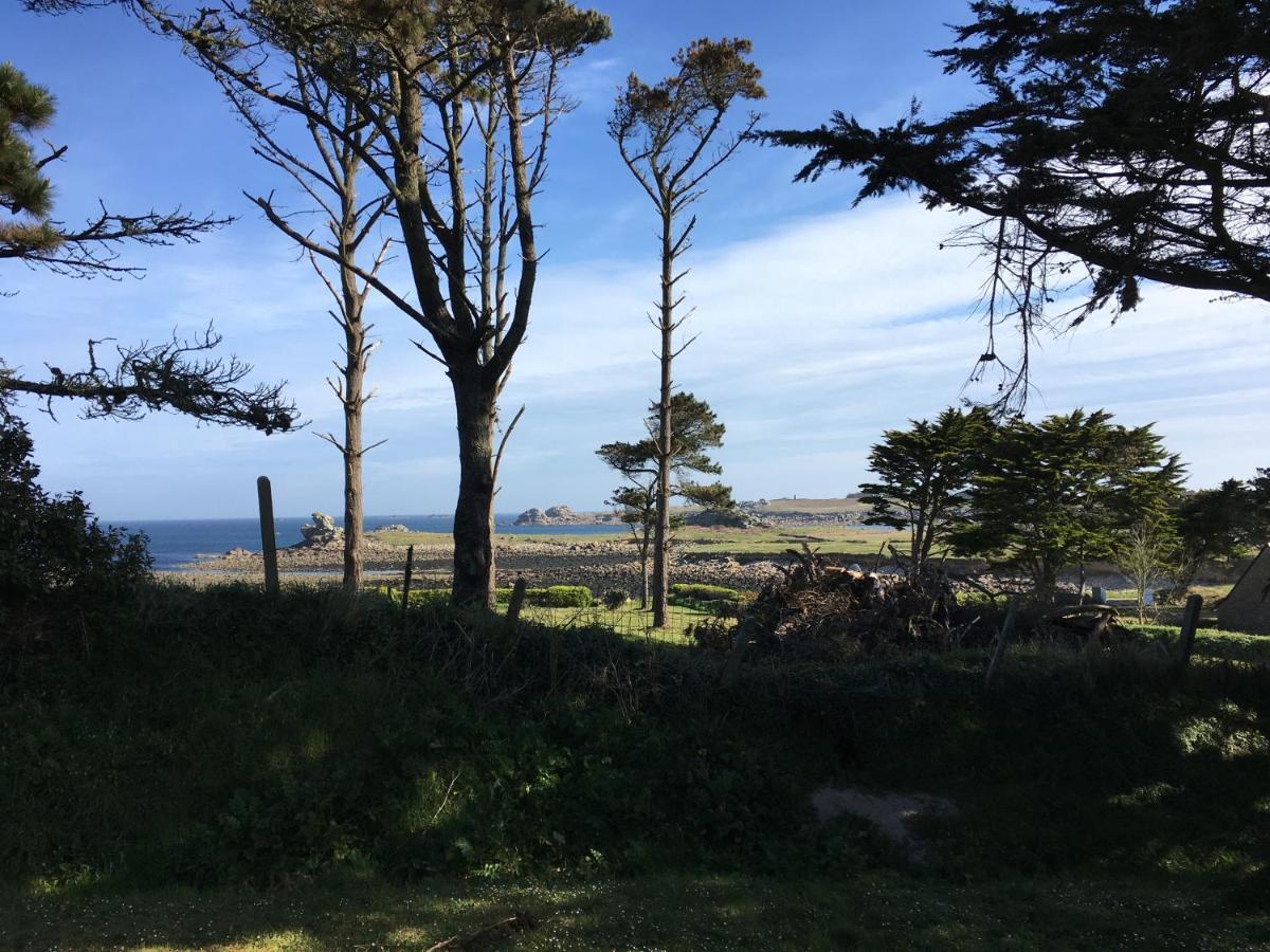 Les Gites Aux Volets Roses Landunvez Bagian luar foto